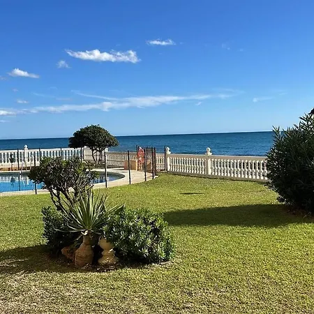 Apartment Luxury Renovated 2br - Oceanviews - Pool - Torremuelle