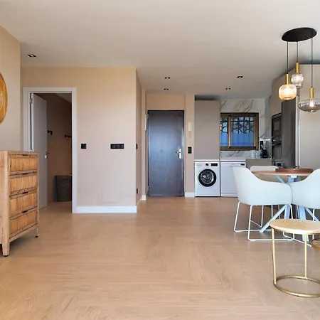 Luxury Renovated 2br - Oceanviews - Pool - Torremuelle Benalmadena