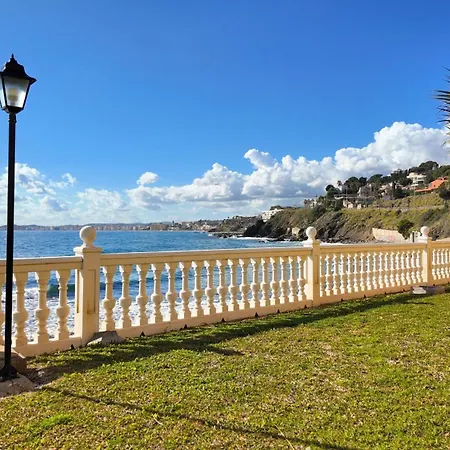 Luxury Renovated 2br - Oceanviews - Pool - Torremuelle