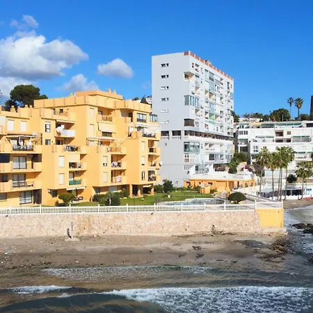 Luxury Renovated 2br - Oceanviews - Pool - Torremuelle Apartment