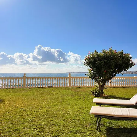 Luxury Renovated 2br - Oceanviews - Pool - Torremuelle Apartment