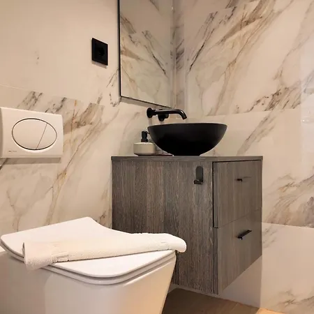 Luxury Renovated 2br - Oceanviews - Pool - Torremuelle Apartment