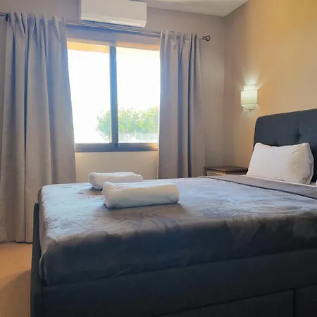 Luxury Renovated 2br - Oceanviews - Pool - Torremuelle